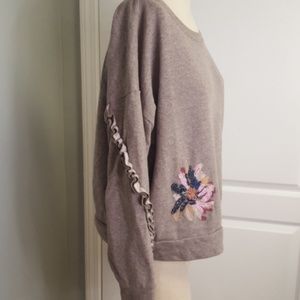 Stunning beaded sweatshirt XL